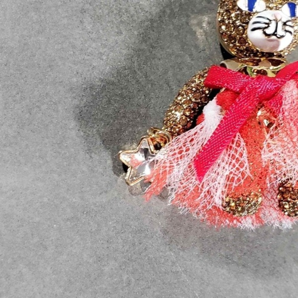 Betsey Johnson Gold‎ Tone Cat Charm Necklace Red White Blue Tutu Star New - Picture 9 of 10